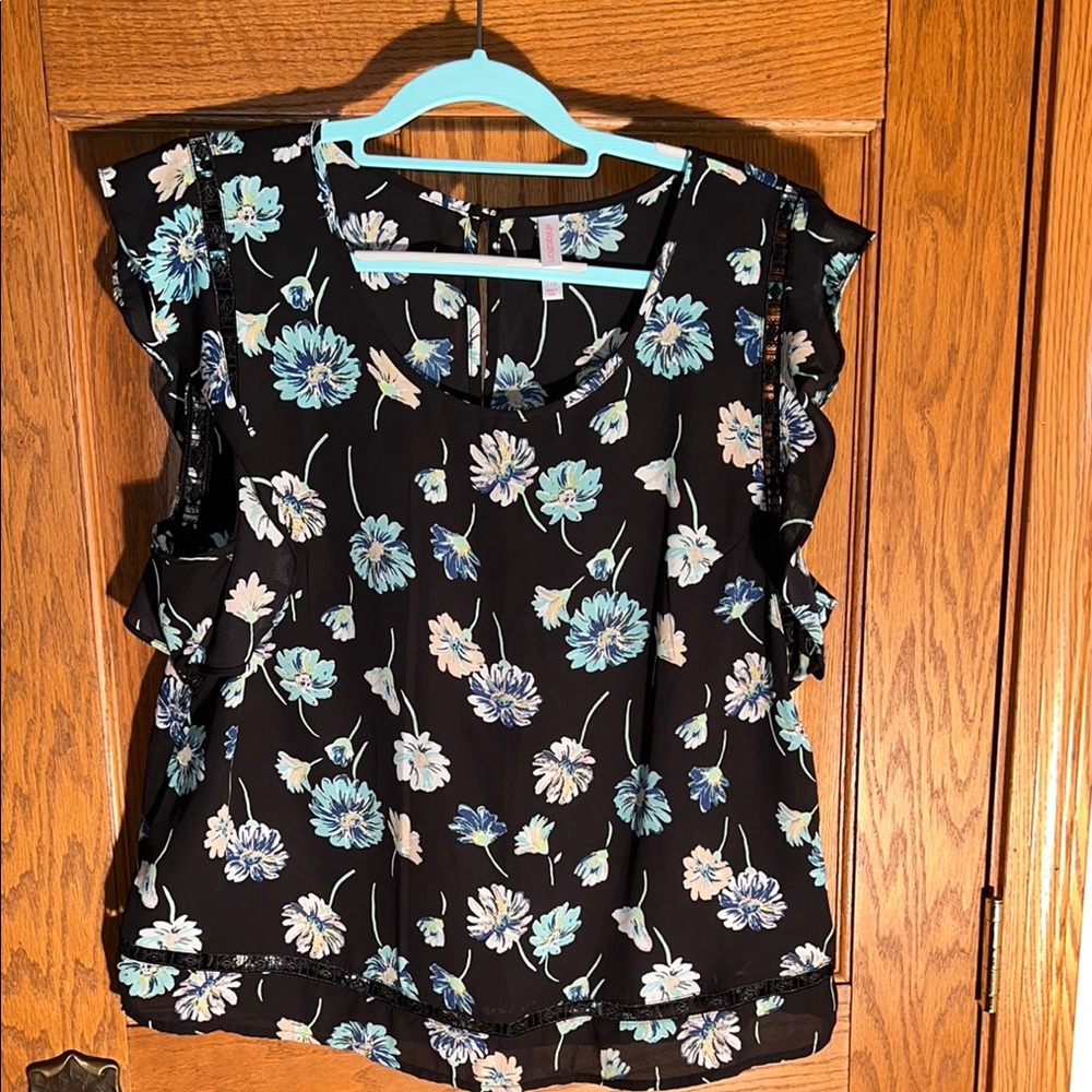 Floral Ruffle Sleeve Top - Black and Blue